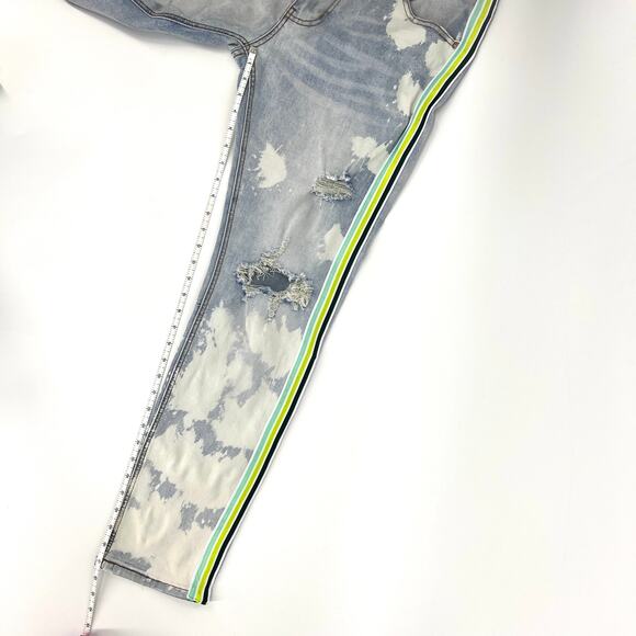 KDNK 11 4 14 11 Size 38 Distressed Jeans Ribbon Embellished - Picture 7 of 10